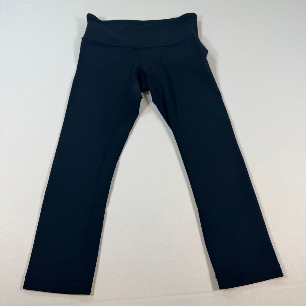 Lululemon Size 4 Black Leggings good condition